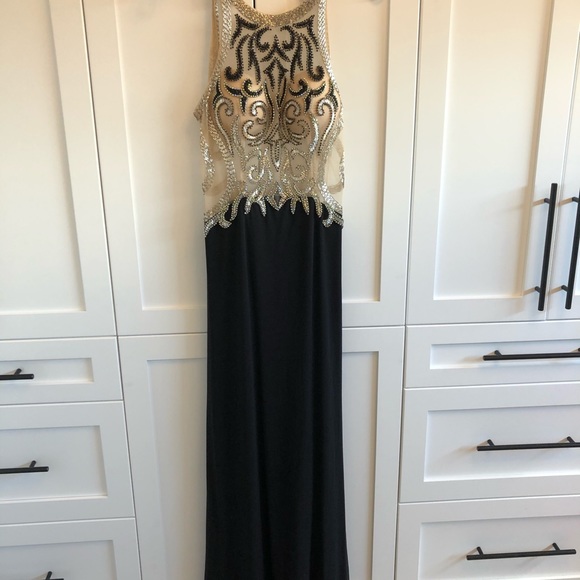 Stunning dress - Picture 1 of 3